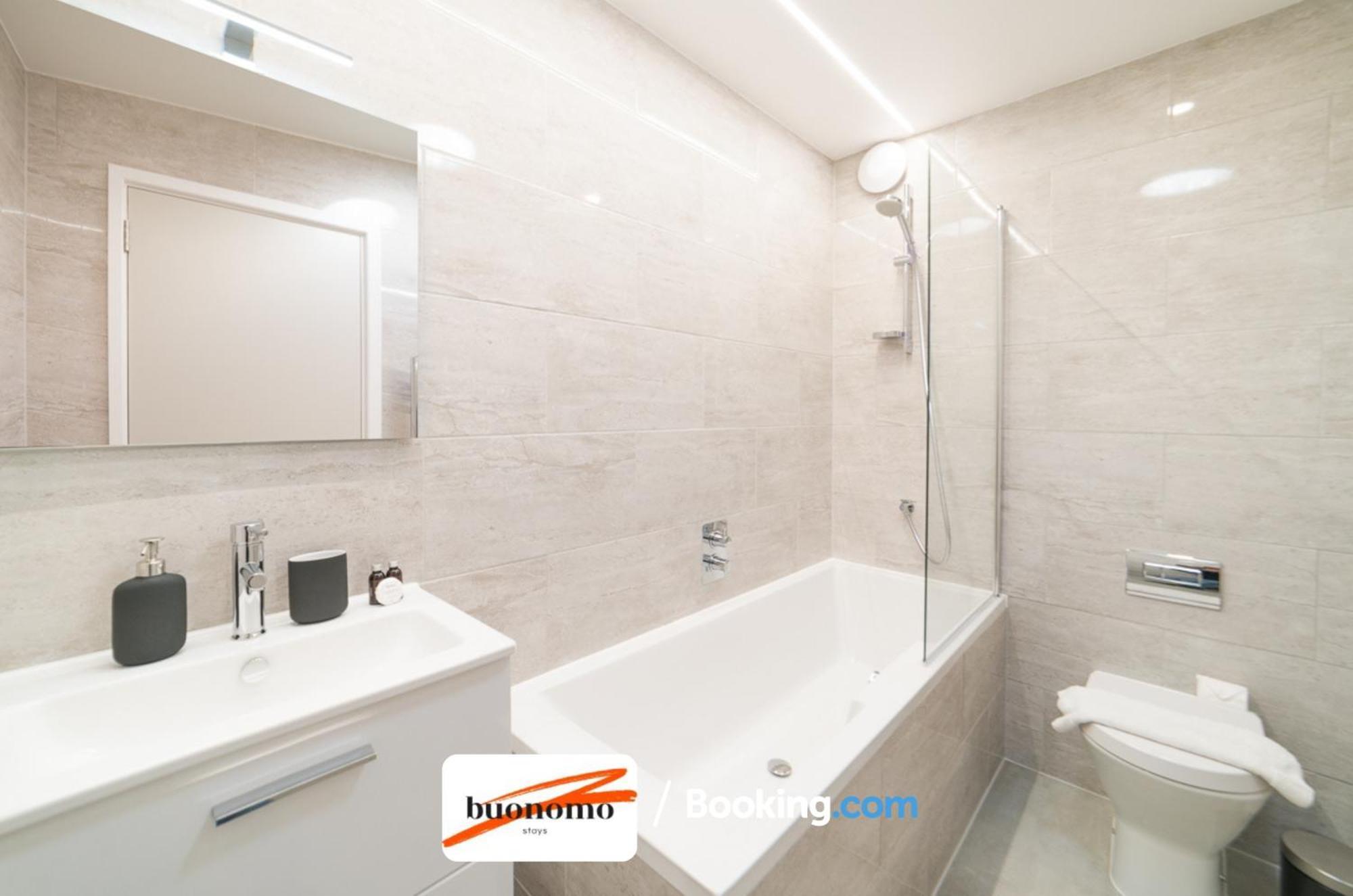 Two Bedroom Apartment At Buonomo Stays Short Lets & Serviced Accommodation Лондон Екстериор снимка