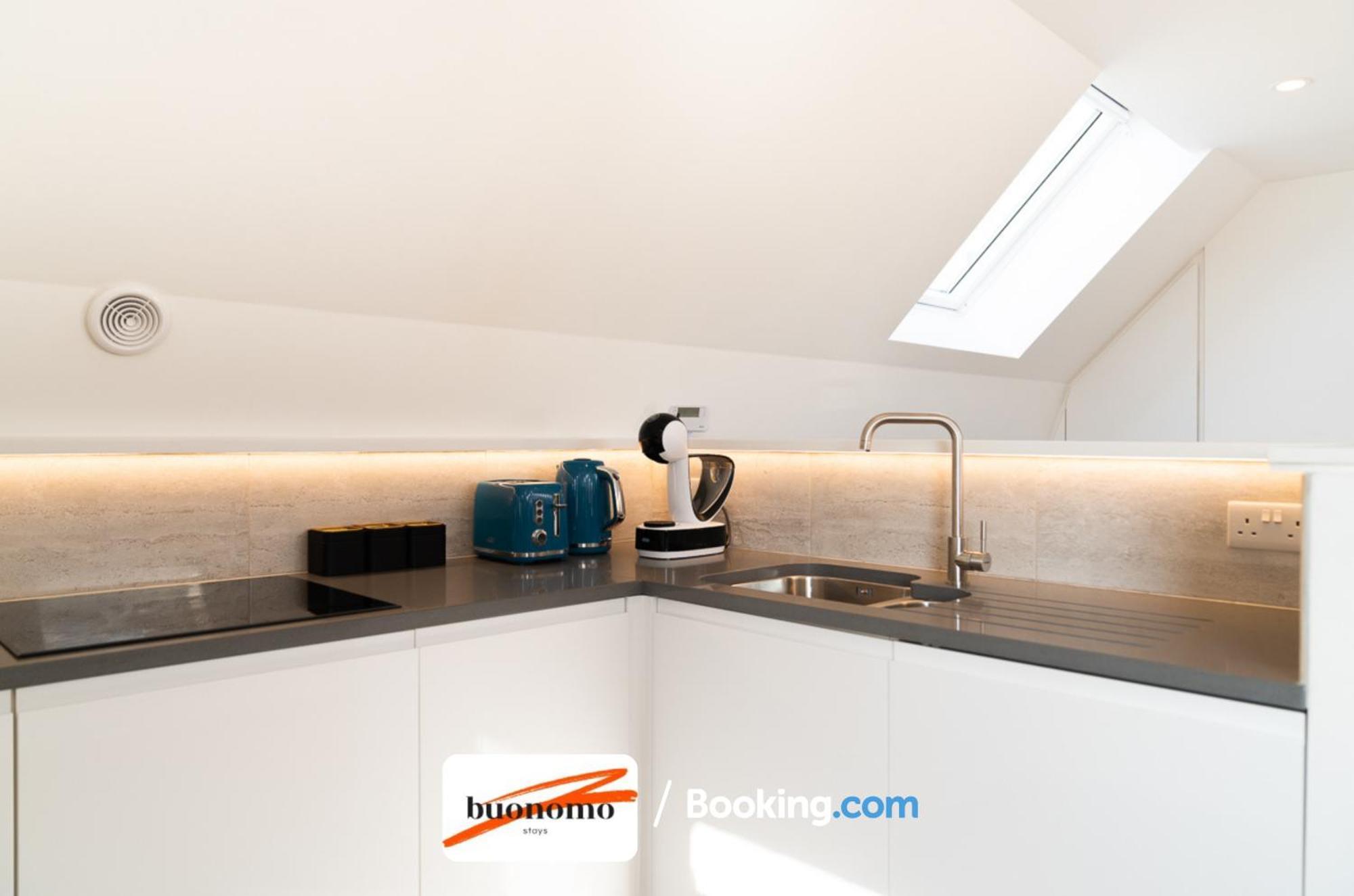 Two Bedroom Apartment At Buonomo Stays Short Lets & Serviced Accommodation Лондон Екстериор снимка